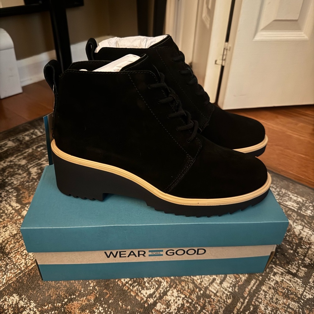 Toms Women’s Maude Lace Up in Black Suede Size 8